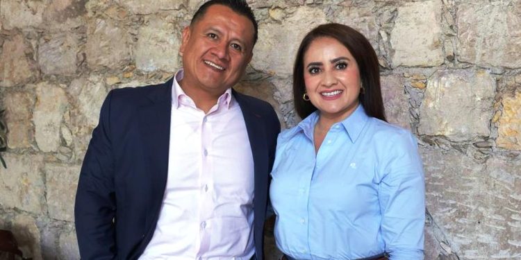 Gladyz Butanda y Torres Piña trazan ruta de unidad rumbo a 2027