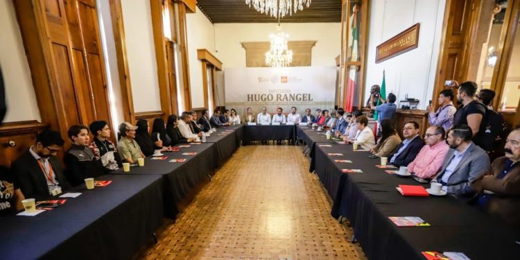 Hugo Rangel hace entrega de su Segundo Informe de Actividades Legislativas