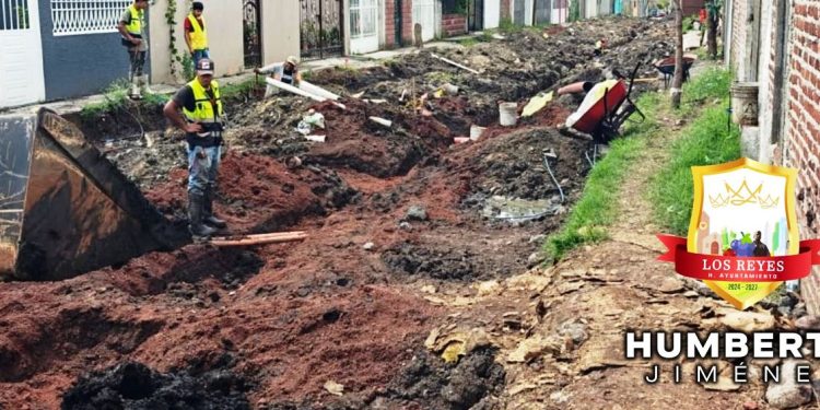 Humberto Jiménez impulsa avance de obra en la calle Valle Dorado de Valle Verde