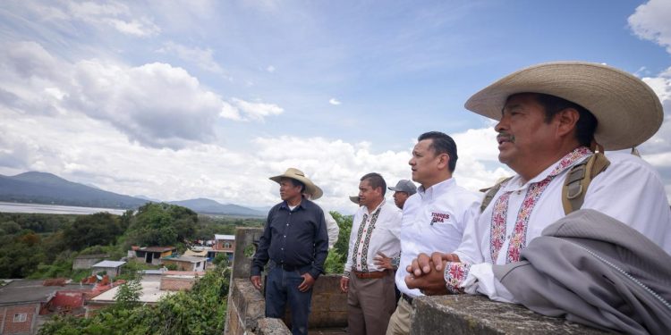 Siempre de palabra y compromiso, así se reconoce a Carlos Torres Piña