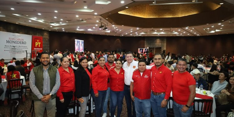 La capacitación de los cuadros fortalece el trabajo a ras de tierra con el pueblo: Vicente Gómez Núñez
