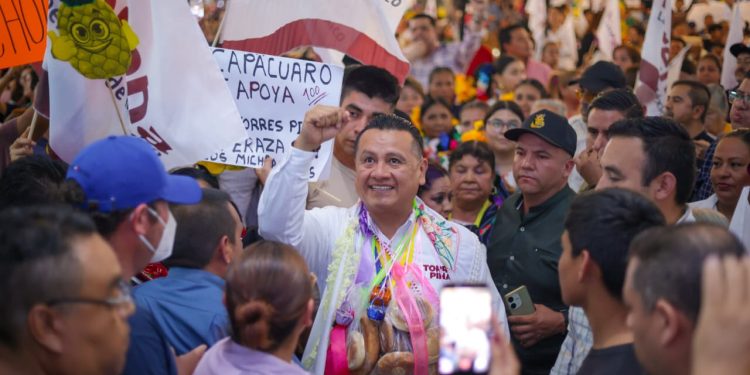 CARLOS TORRES PIÑA: CONOCER MICHOACÁN ES HABER ESTADO AHÍ CUANDO HACÍA FALTA