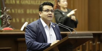 Toño Carreño plantea reformas a la Ley de Salud para atención de lupus y otras enfermedades autoinmunes