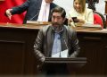 Abraham Espinoza presenta iniciativa para prohibir que niñas y niños viajen sin protección en motocicletas