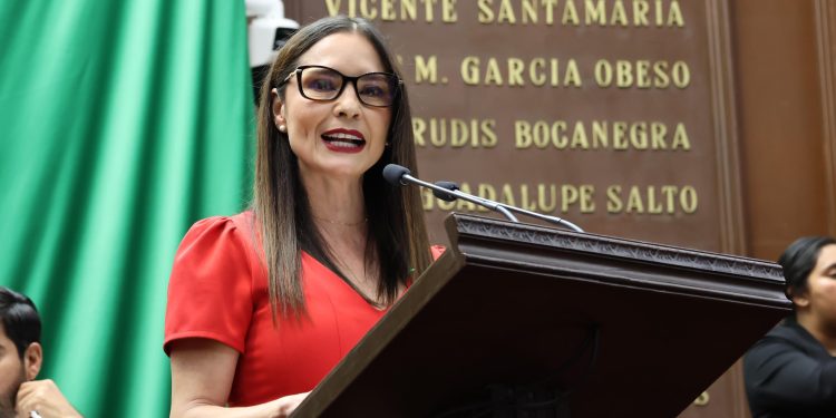 Nalleli Pedraza impulsa iniciativa para transitar hacia una economía circular y dignificar el trabajo de recicladores en Michoacán