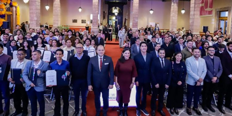 Congreso del Estado reconoce el aporte a la sociedad de las juventudes michoacanas
