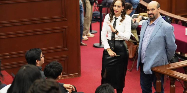 Presenta Sandra Arreola iniciativa para  protección de animales comunitarios