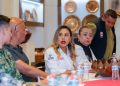 Dayana Pérez reconoce el talento del artesano Pablo Gómez Reyes, ganador del Gran Premio Nacional de Arte Popular 2026