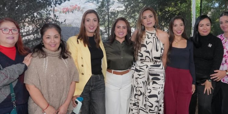 Gladyz Butanda teje alianzas con emprendedoras de Morelia