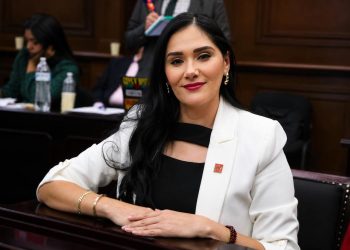 Conmemora Diana Espinoza, 73 aniversario del voto  femenino