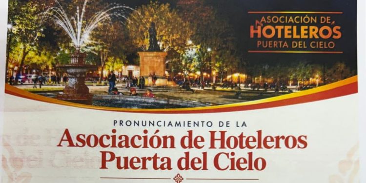 Sector hotelero de Pátzcuaro respalda reorganización de espacios públicos durante Noche de Ánimas