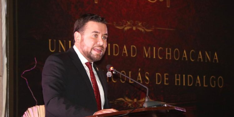 Que la UMSNH siga siendo la puerta abierta para todos: Reyes Galindo