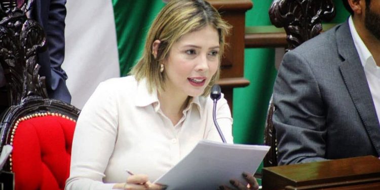 Propone Brissa Arroyo que violencia intrafamiliar se persiga de oficio