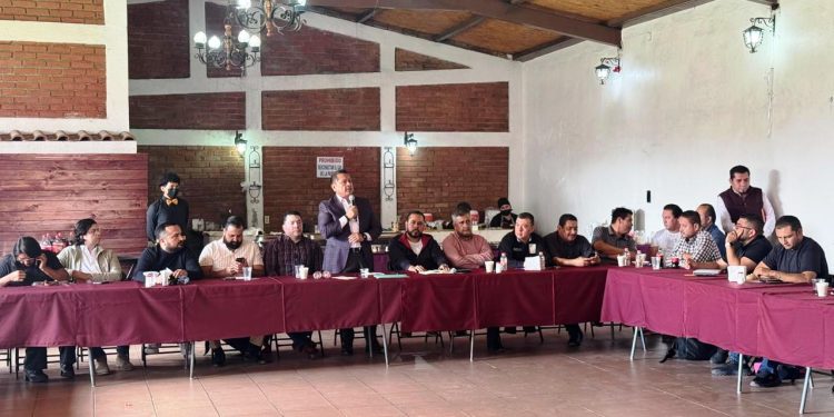 Histórico; organizaciones sociales, civiles y sindicales anuncian respaldo total a Carlos Torres Piña como coordinador en Michoacán